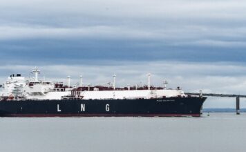 এলএনজির প্রথম চালান জাহাজে তুলেছে কাতার, গন্তব্য বাংলাদেশ