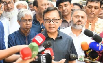 চামড়া শিল্পকে আরো শক্তিশালী ও রপ্তানিমুখী করার লক্ষ্য সরকারের: বাণিজ্যমন্ত্রী